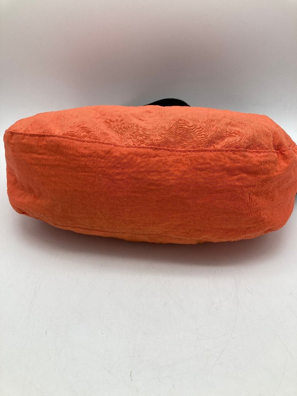 BAGGU Medium Nylon Crescent Bag in Nasturtium - Picture 3 of 7
